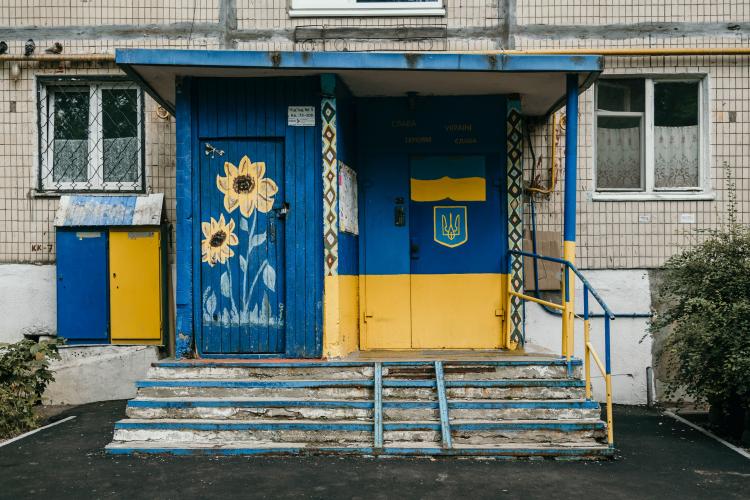 Kiev house in blue and yellow